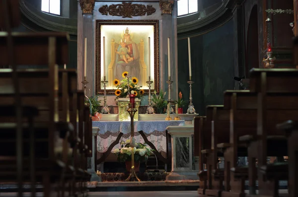 Kyrkans interiör, oranvasso, Italien — Stockfoto