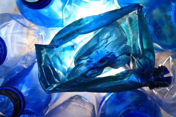 Blaue Plastikflaschen — Stockfoto
