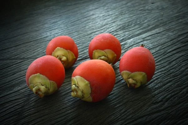 Rip areca หรือผลไม้ปาล์มเบเทล — ภาพถ่ายสต็อก