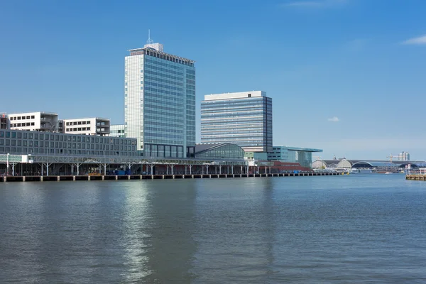Terminal de passageiros do porto fluvial de Amesterdão — Fotografia de Stock