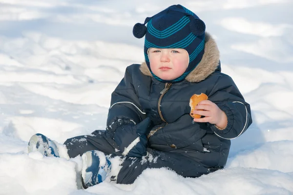 Snacking on the snow — Stock Photo, Image