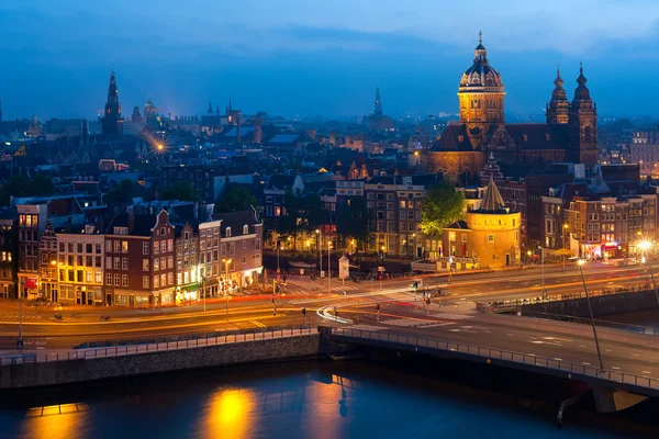 Vista nocturna de Amsterdam Fotos de stock