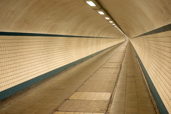 Passeio subterrâneo em Antuérpia — Fotografia de Stock