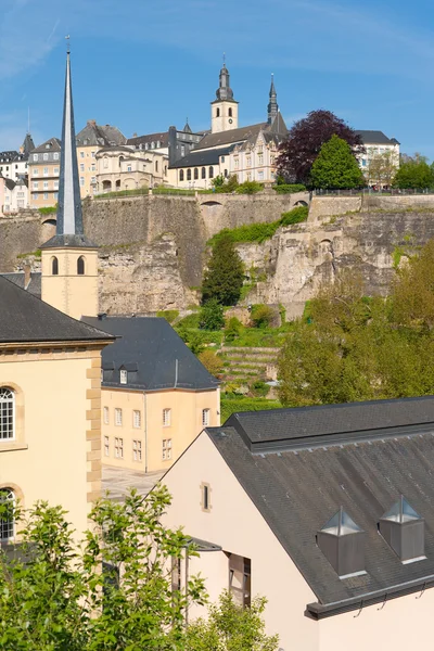 Uitzicht op Luxemburg vanaf grund — Stockfoto
