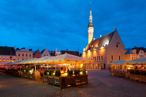 Nuit Place de la Mairie de Tallinn — Photo