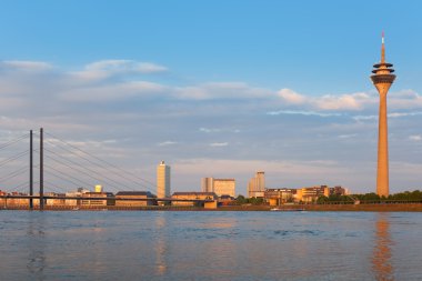 dusseldorf akşam muhteşem manzarası