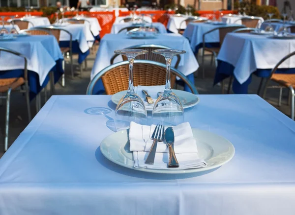 Table in resteaurant — Stock Photo, Image