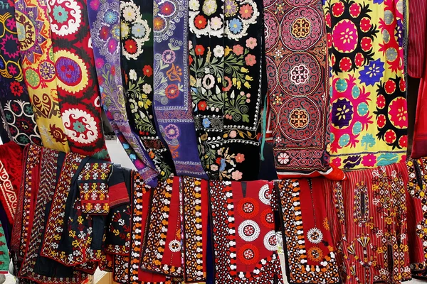 Pañuelos y ropa de mujer — Φωτογραφία Αρχείου
