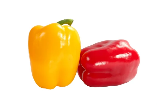 Färsk gul och röd paprika isolerad på vit bakgrund — Stockfoto