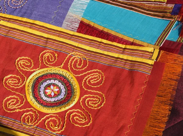 Handgjorda nationella textil för traditionella kvinnor klä. — Stockfoto
