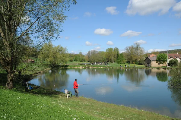 France, a pond in Brueil en Vexin — Stock Photo, Image