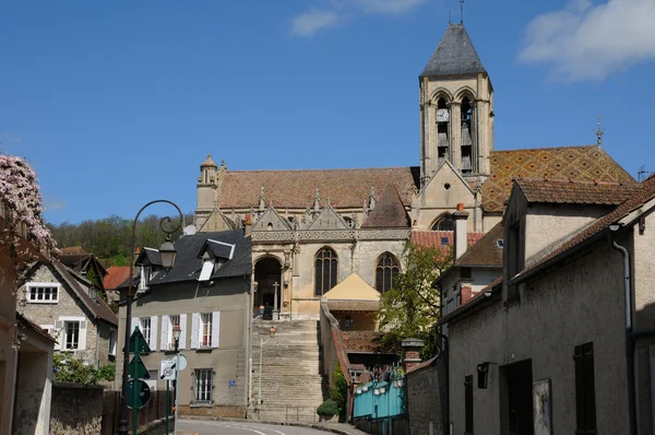 Francia, iglesia y pueblo de Vetheuil en Val d Oise — Foto de Stock