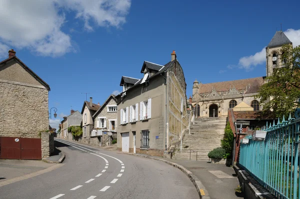 Frankrijk, kerk en dorp van vetheuil in val d oise — Stockfoto
