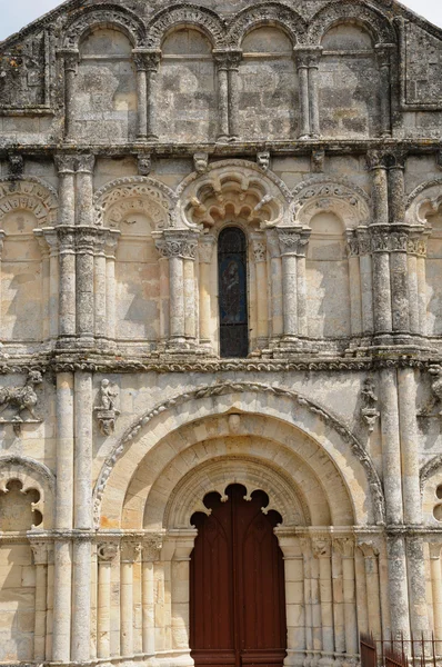 Церковь Святого Пале и Корнея в Жиронде — стоковое фото