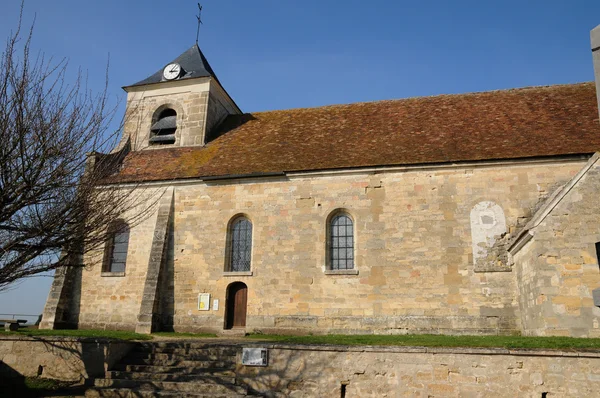 Классическая церковь Сажи в V al d 'Oise — стоковое фото