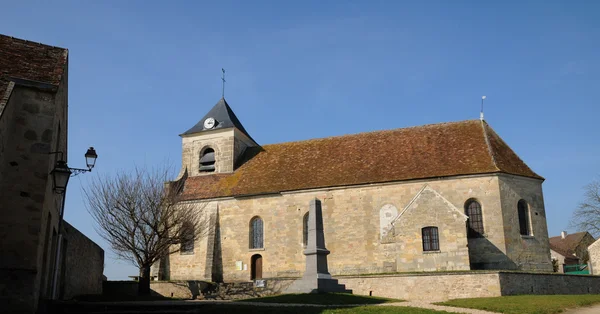 Klasycznego kościół Sagy V al d Oise — Zdjęcie stockowe
