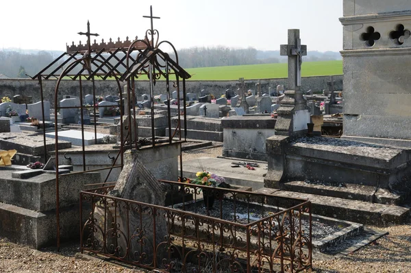 De begraafplaats van sagy in val d oise — Stockfoto