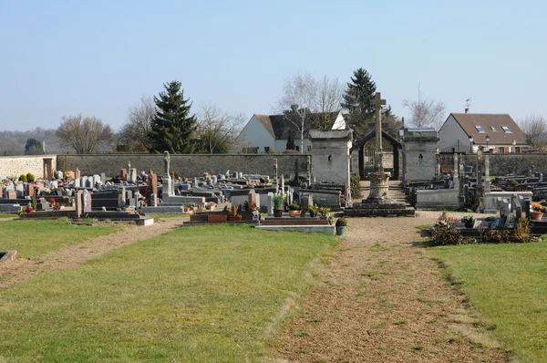 Kyrkogården i sagy i val d oise — Stockfoto