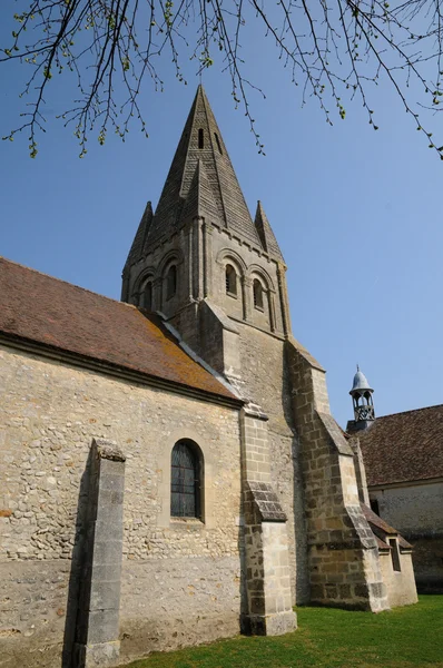 旧的哥特式教堂的 gadancourt — 图库照片