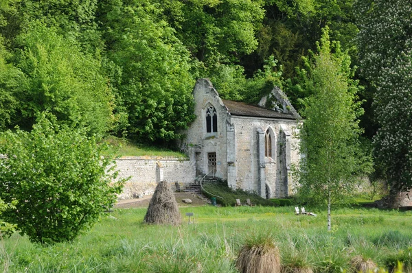 修道院的方丹 guerard 在 radepont — 图库照片