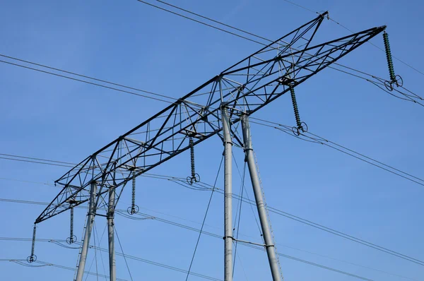 En elektrisk ledning i Val d Oise — Stockfoto