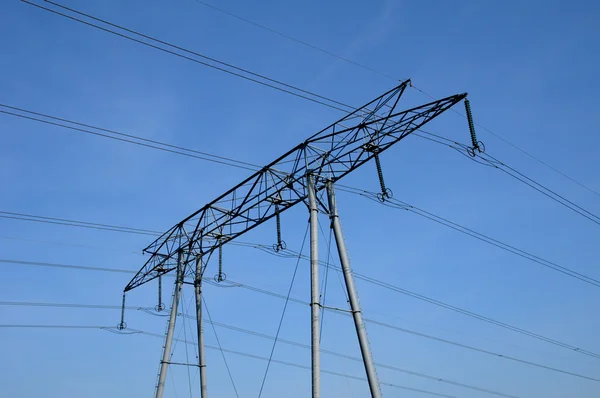 Uma linha eléctrica em Val d Oise — Fotografia de Stock
