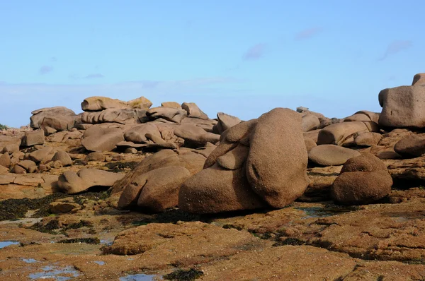 布列塔尼，粉红色 granit 岩在 ploumanac h — 图库照片