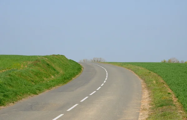 Francia, una carretera rural en Condecourt —  Fotos de Stock