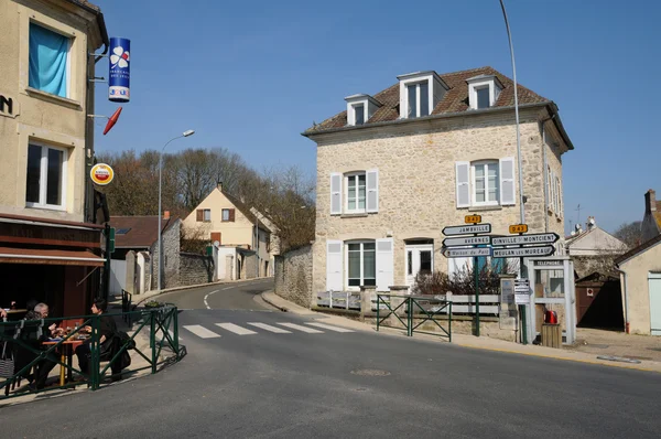 El pueblo de Seraincourt en Val d Oise — Foto de Stock