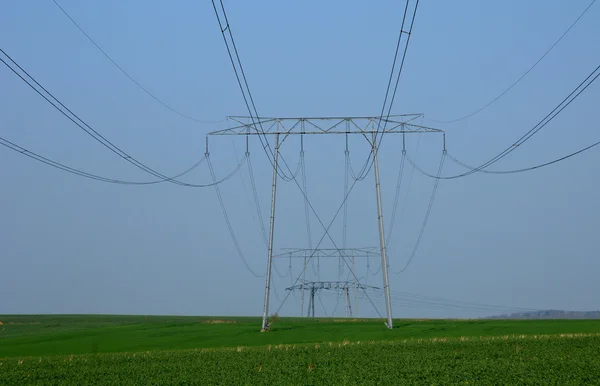 Francja, linia elektryczna w Val d Oise — Zdjęcie stockowe