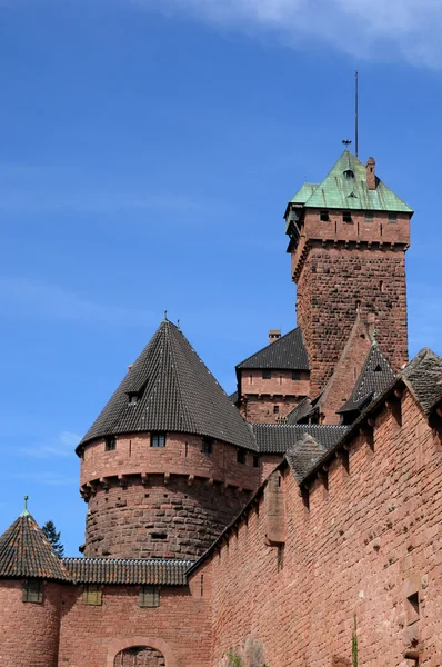 El castillo de Haut Koenigsbourg en Alsacia — Foto de Stock