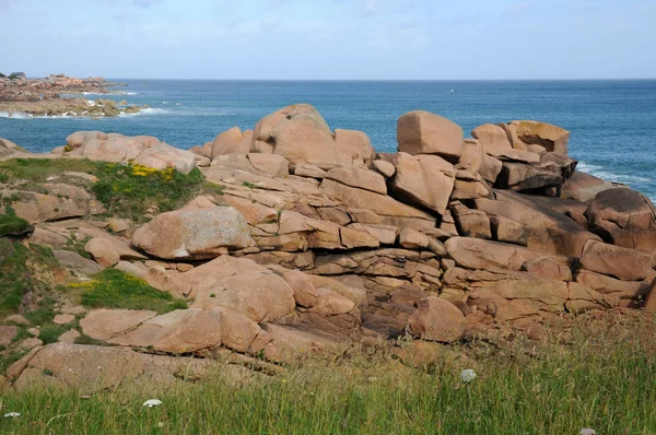 Brittany, pink granit rocks in Ploumanac h — Stock Photo, Image