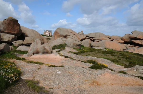Bretagne-ban, rózsaszín granit sziklák a Ploumanac h — Stock Fotó