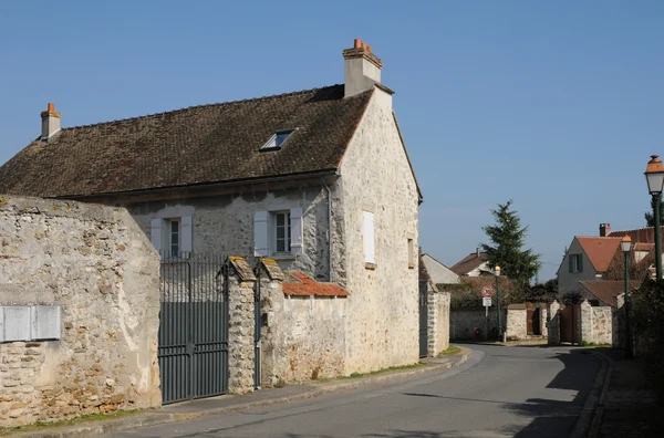 발 d Oise에에서 Fremainville의 마을 — 스톡 사진