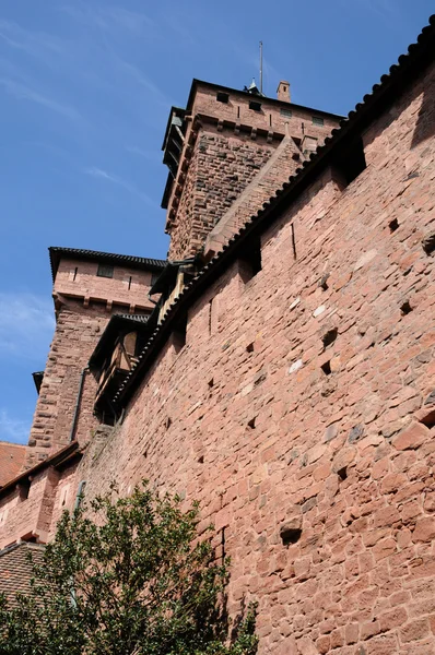 Chateau du Haut-Koenigsbourg у провінції Alsace — стокове фото