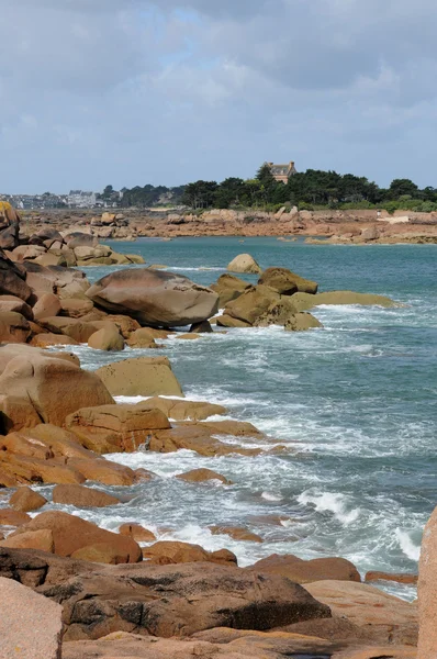 stock image Granite rocks and Costaeres castle in Tregastel