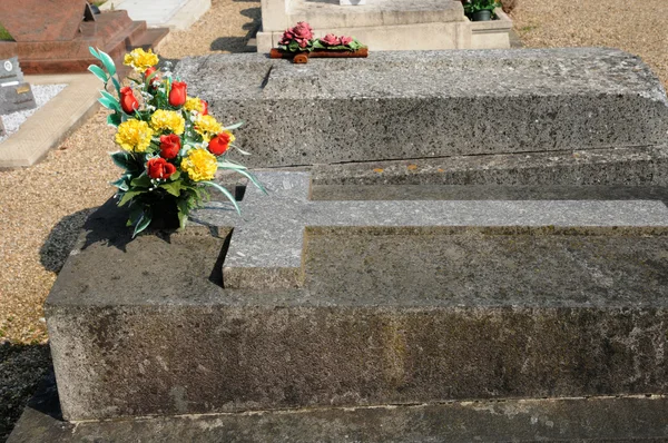 Francia, il cimitero di Condecourt in Val d'Oise — Foto Stock