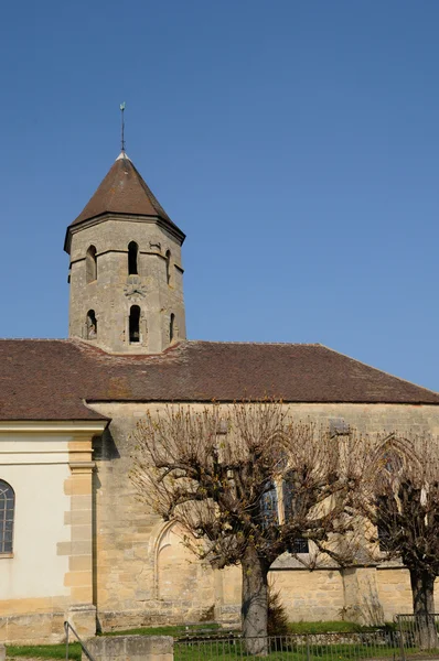 Классическая церковь Кондекур в Валь-д "Уаз — стоковое фото