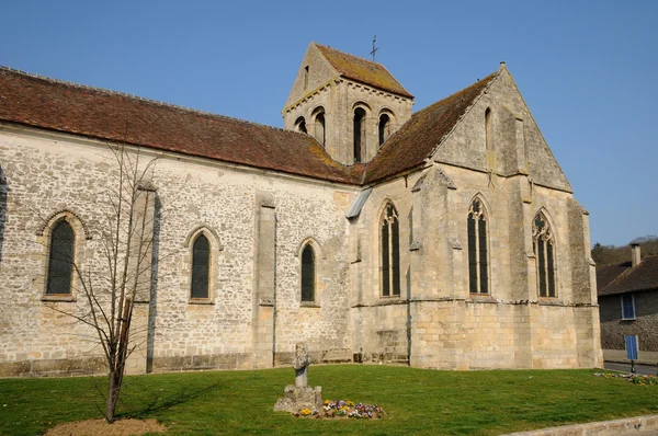 老教堂的 seraincourt 在 ile de 法国 — 图库照片