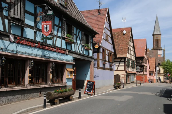 Alsace, landsbyen Kintzheim i Bas Rhin - Stock-foto