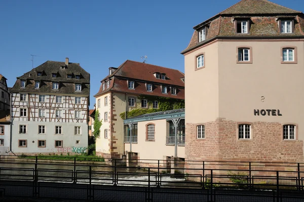 Régi ház a La Petite Franciaország kerületben Strasbourgban — Stock Fotó