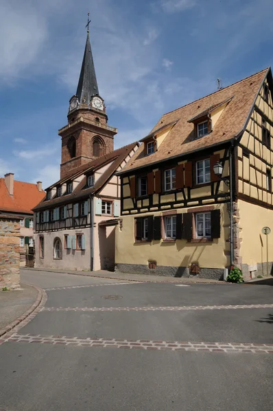 Франция, деревня Бергхайм в Эльзасе — стоковое фото