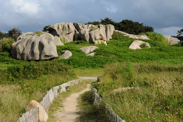 Francia, rocce granitiche a Tregastel — Foto Stock
