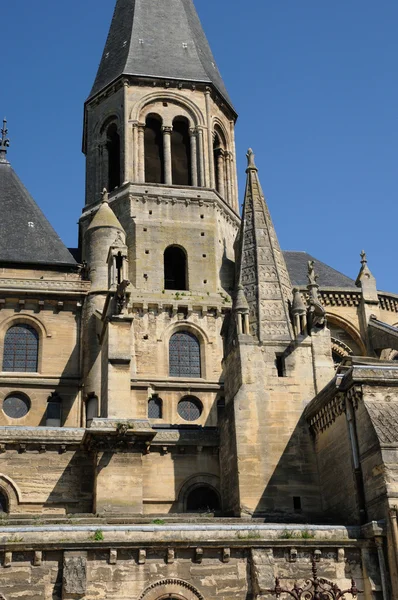 Церковь Пуасси в Ле-Ивелин — стоковое фото