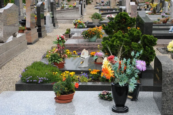 Il cimitero di Oberhausbergen in Alsazia — Foto Stock