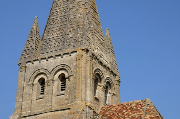 ガダンクールの古いゴシック様式の教会 — ストック写真