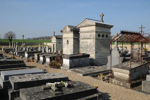 Sagyn hautausmaa Val d Oisessa — kuvapankkivalokuva