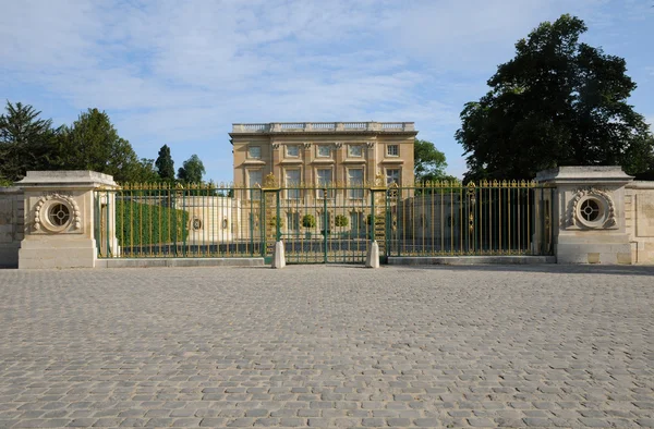 Perancis, Le Petit Trianon di taman Istana Versailles — Stok Foto