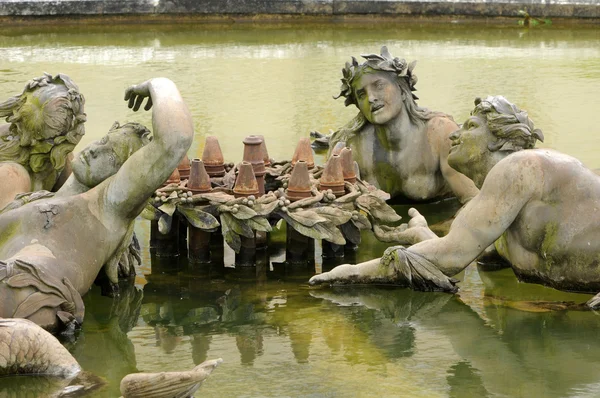 Bronzová socha v parku ve versailles paláci — Stock fotografie