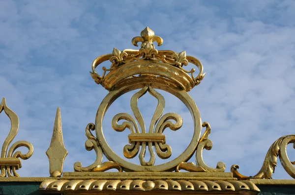 Francia, puerta de oro del palacio de Versalles en Les Yvelines —  Fotos de Stock